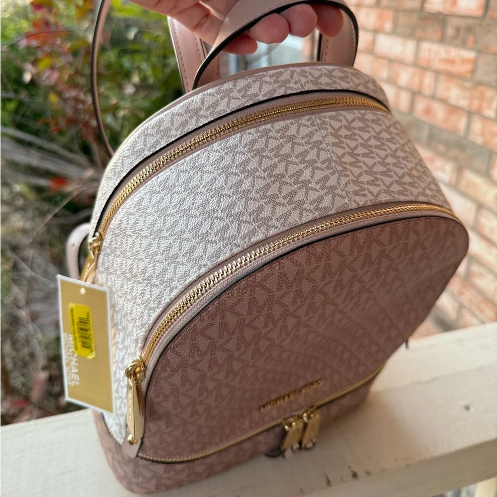 NWT🫦Michael Kors Rhea Zip Medium Color-block Logo Backpack  One Size